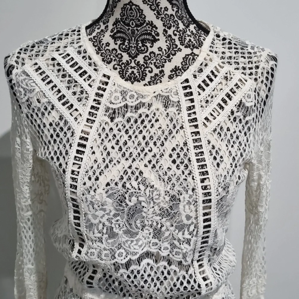 💥 3 for $20Sportsgirl, off-white lace/embroidered long dress, no lining, size S - Picture 2 of 9